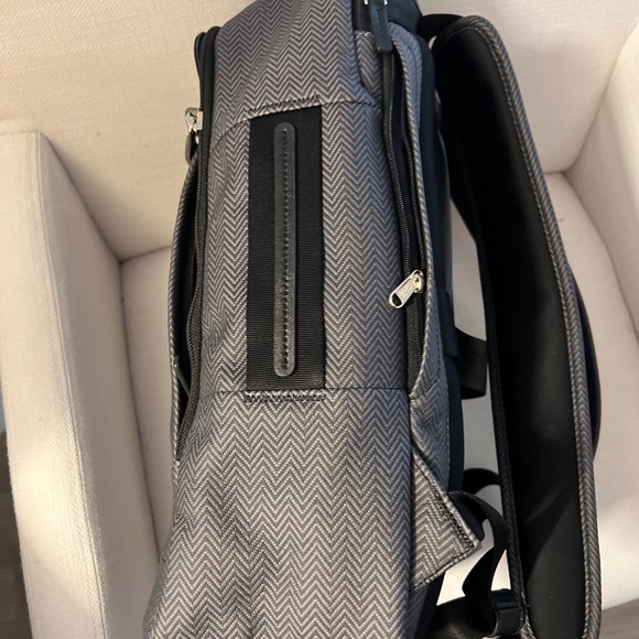 Travelpro Slim backpack- With Tags! Travel backpack - Picture 7 of 7